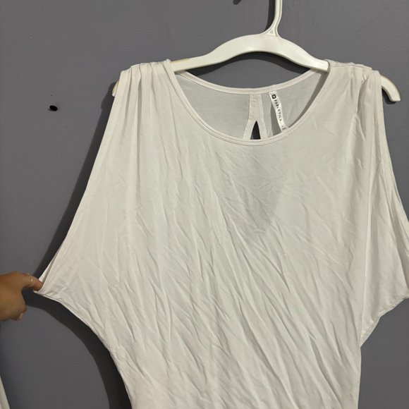 Fabletics- deep armhole top - Picture 4 of 10